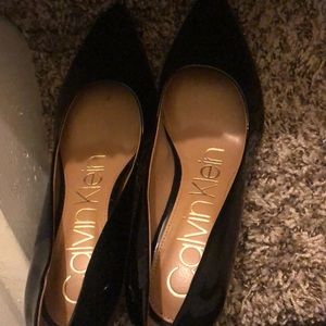 Size 8 Calvin Klein Gayle classic pumps